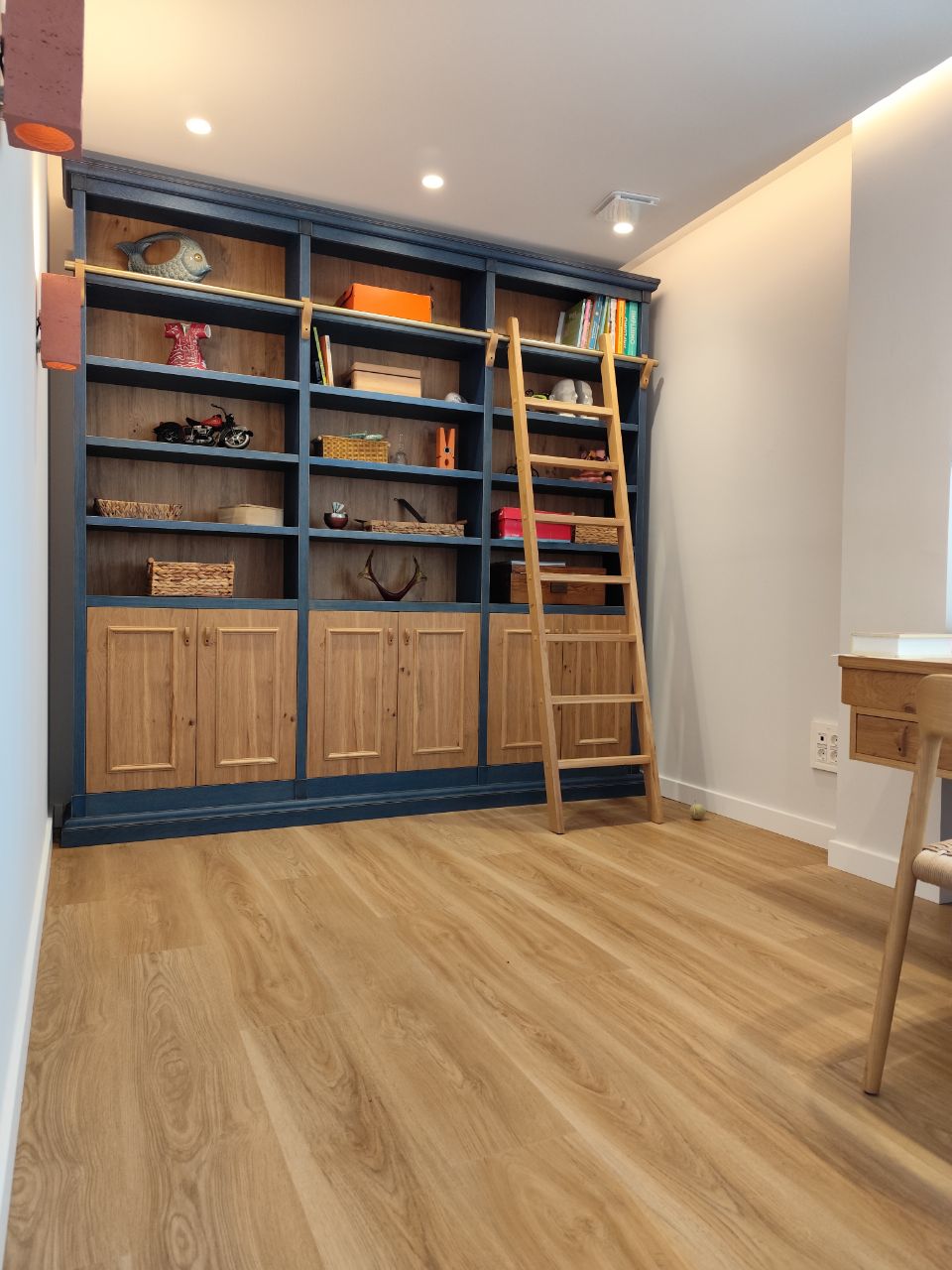 Reforma integral de oficina para piso por Ladrillo Azul